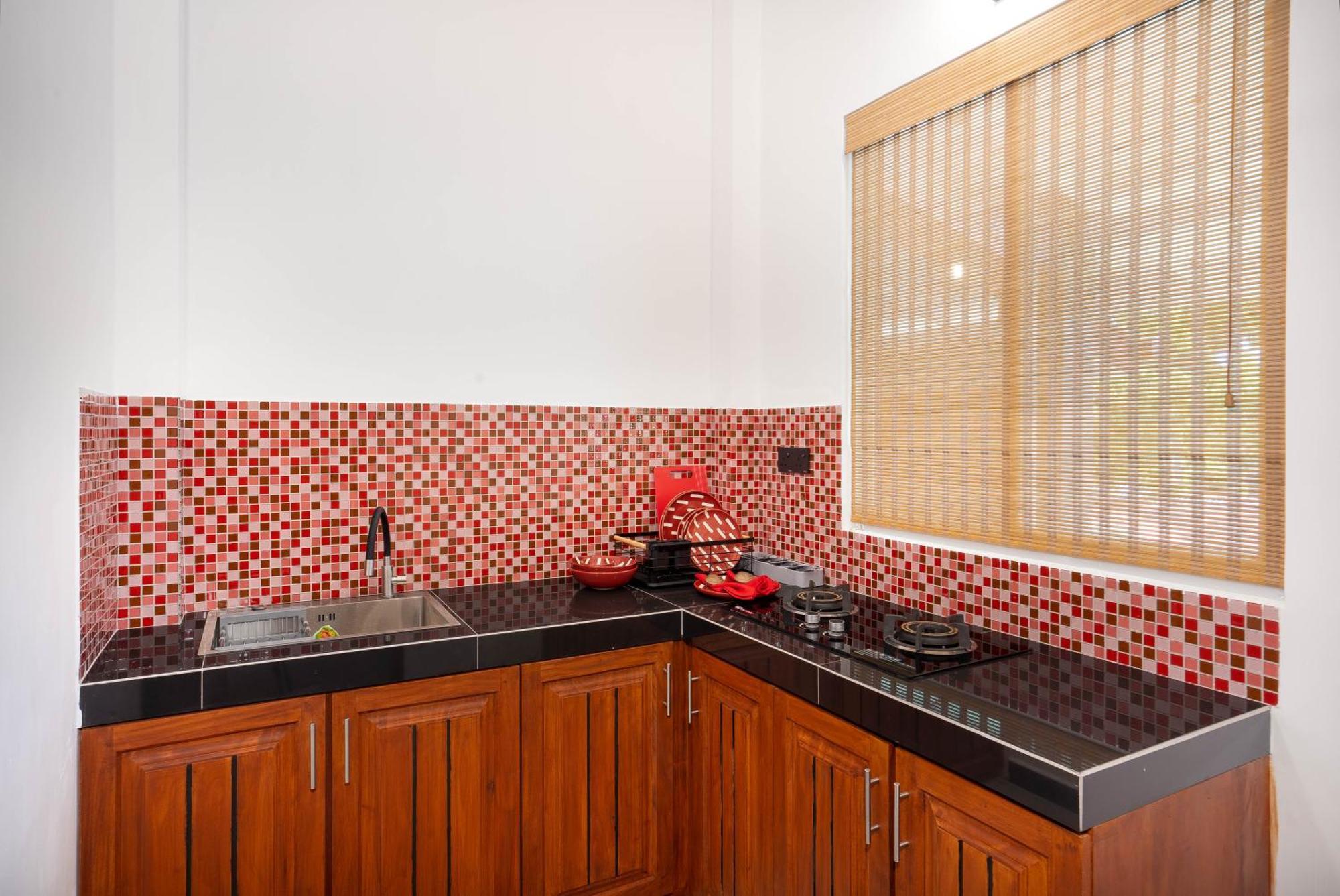 Hasthri Boutique Red Chalet In Ahangama With Pool Near Beach Extérieur photo