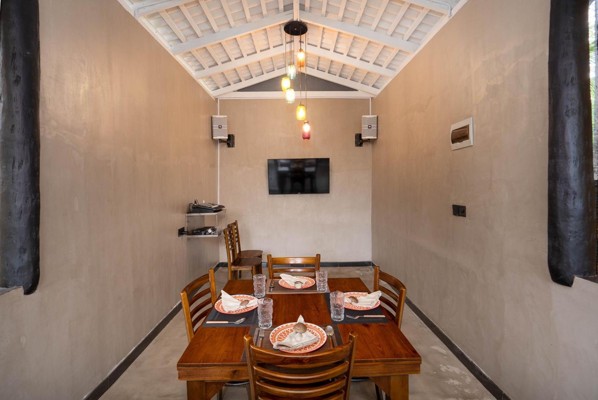 Hasthri Boutique Red Chalet In Ahangama With Pool Near Beach Extérieur photo