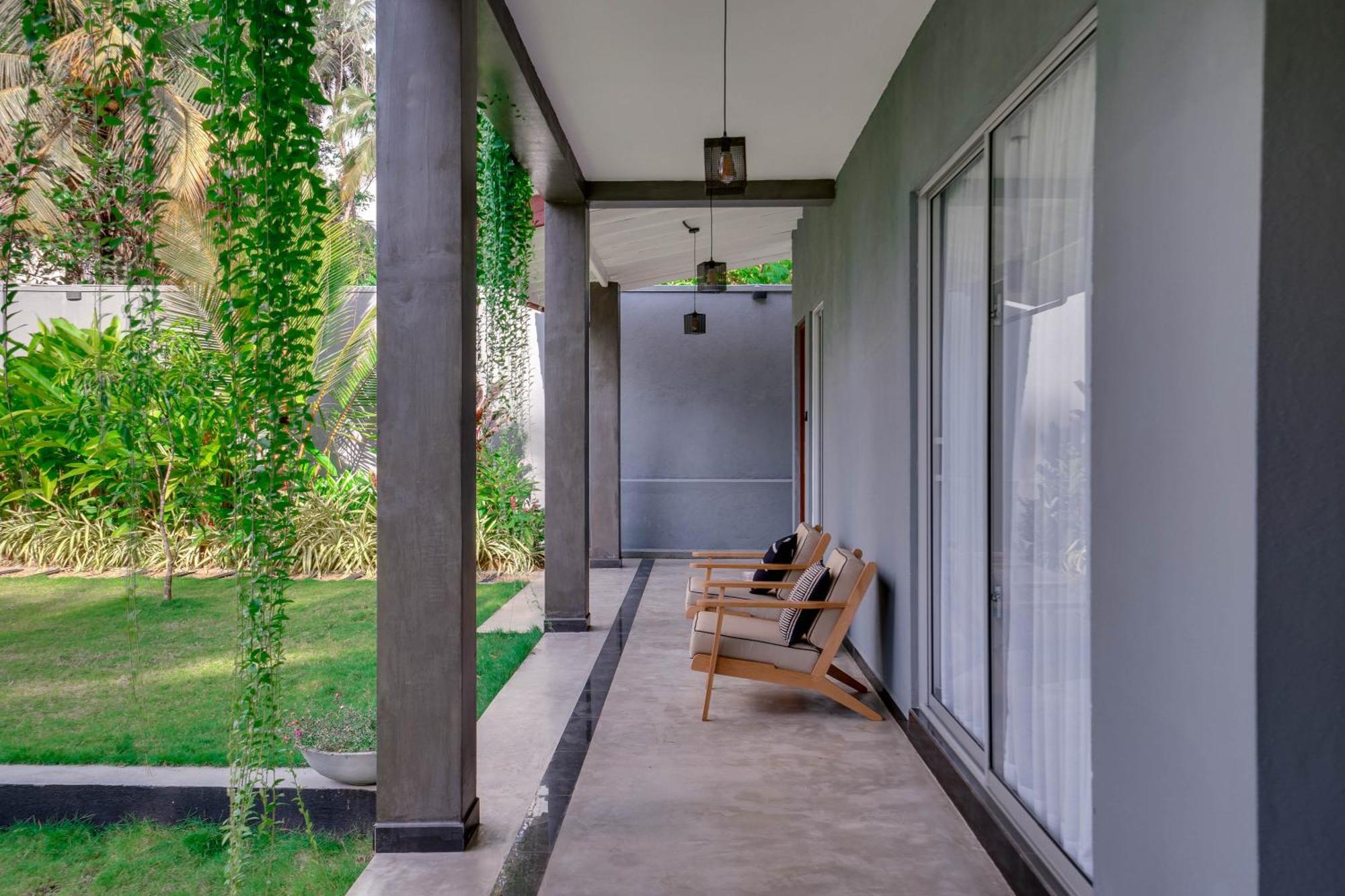 Hasthri Boutique Red Chalet In Ahangama With Pool Near Beach Extérieur photo