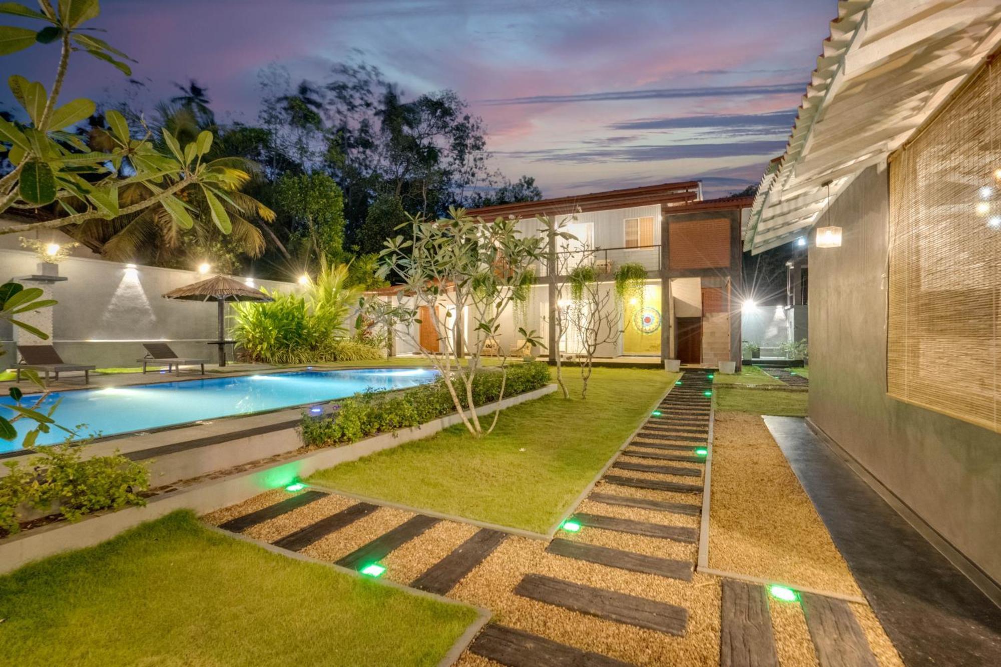 Hasthri Boutique Red Chalet In Ahangama With Pool Near Beach Extérieur photo