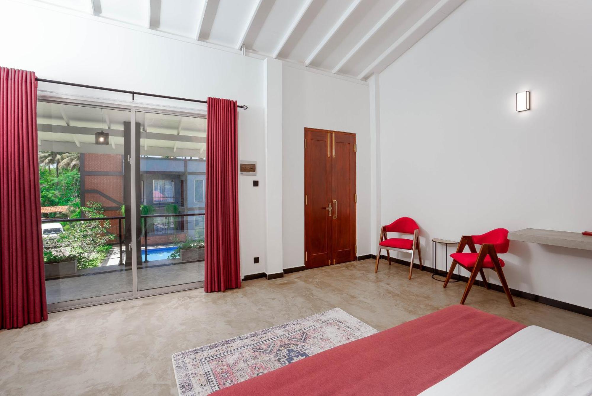 Hasthri Boutique Red Chalet In Ahangama With Pool Near Beach Extérieur photo