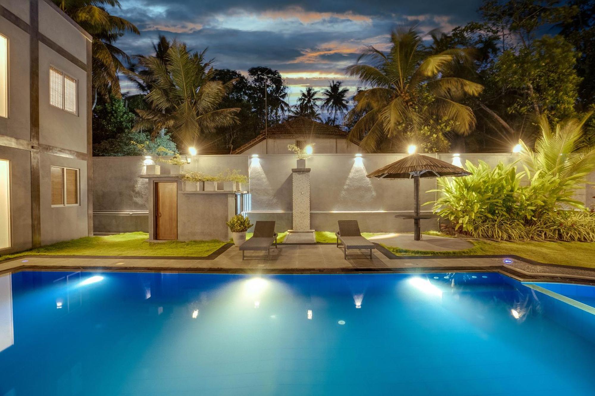 Hasthri Boutique Red Chalet In Ahangama With Pool Near Beach Extérieur photo